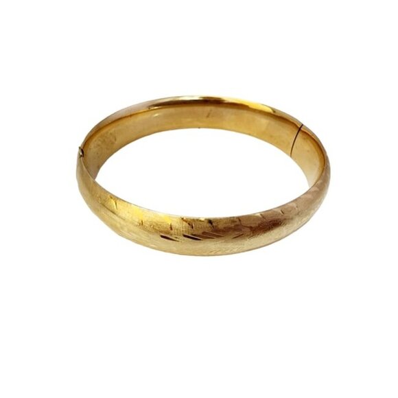 Estate 14kt Gold Brushed & Etched Hinged Bangle Bracelet (A5533) - Picture 7 of 8